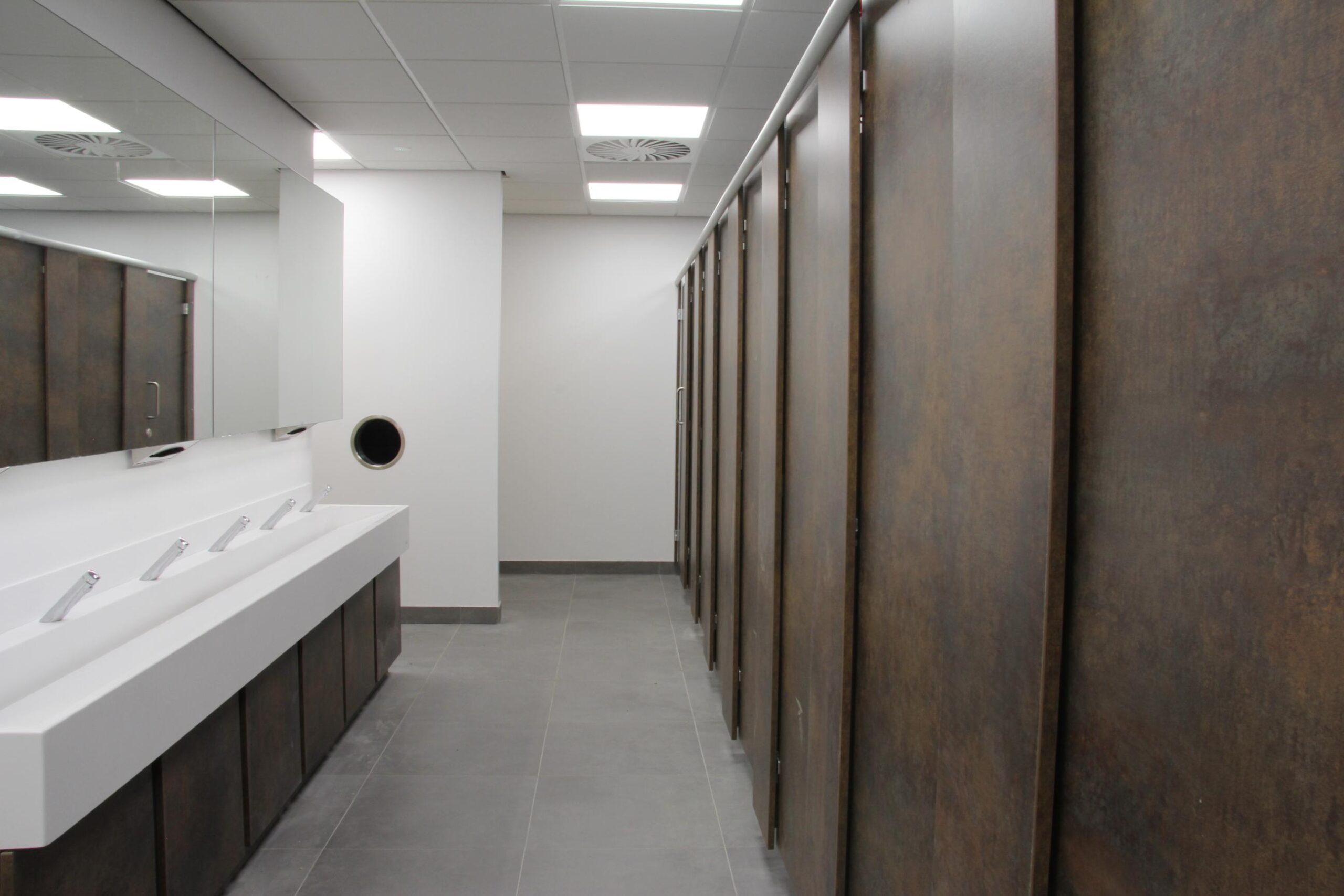 IMG_8884 toilet area