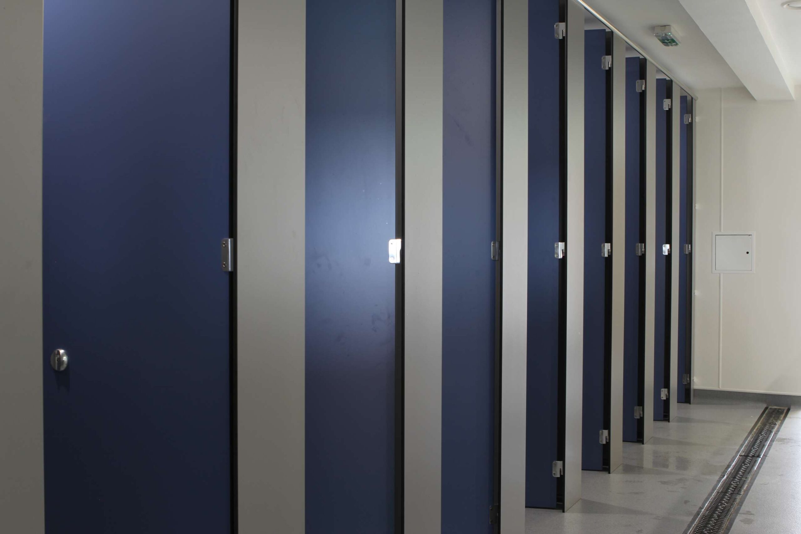 toilet cubicles