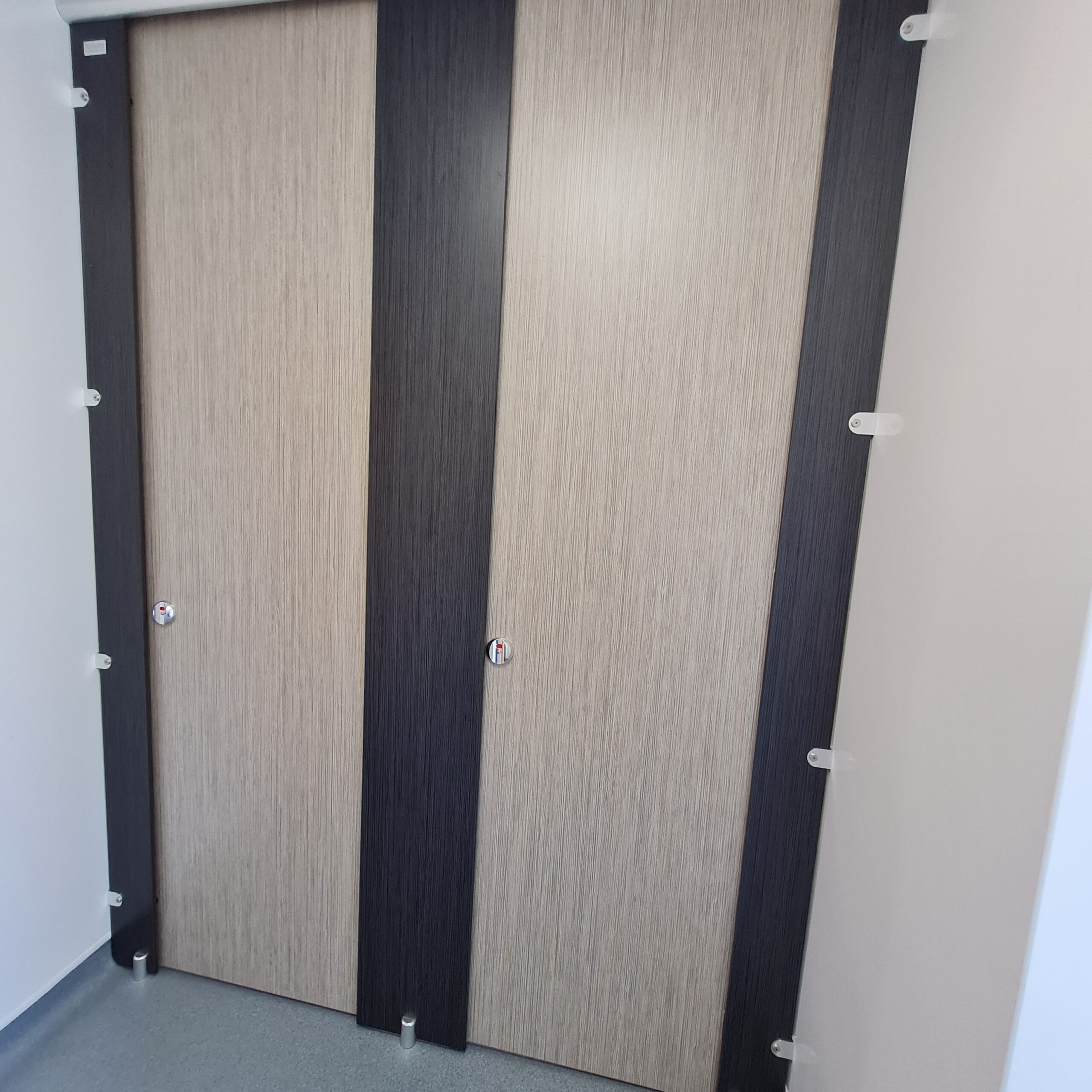 20220701_100645 full height cubicles