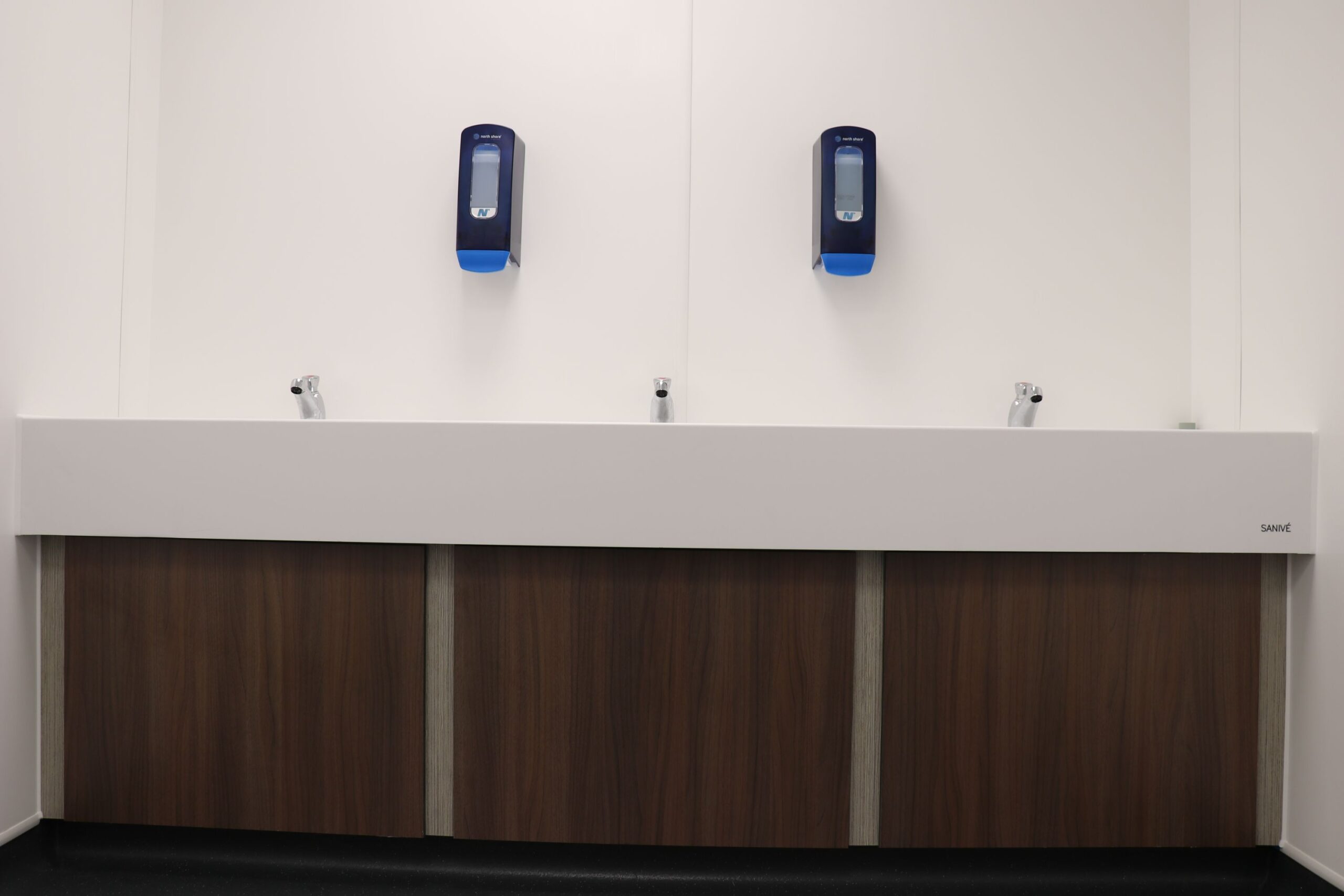 IMG_9123 (1) Vanity unit with Corian washtrough