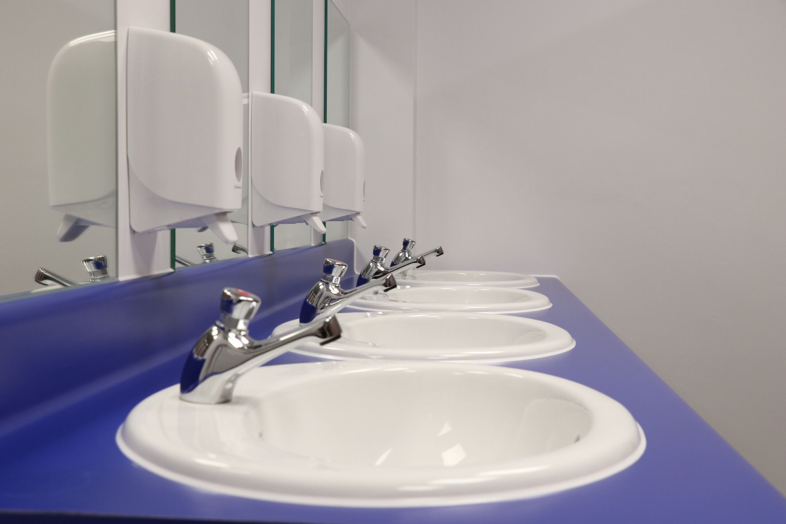 push taps with recessed basin