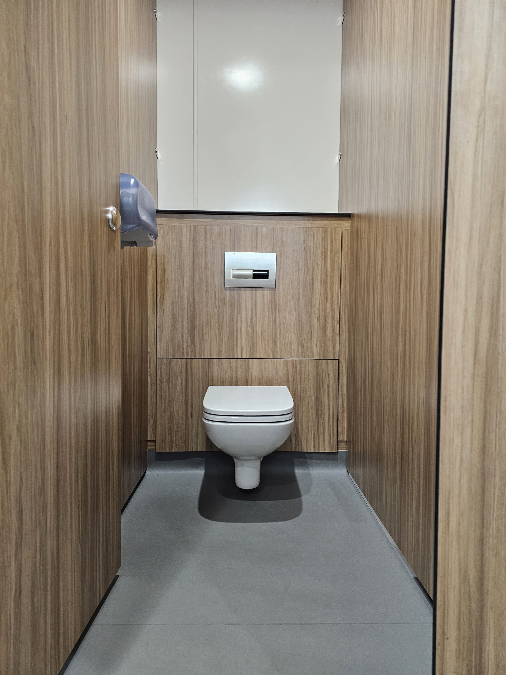 20230515_092054 toilet cubicle