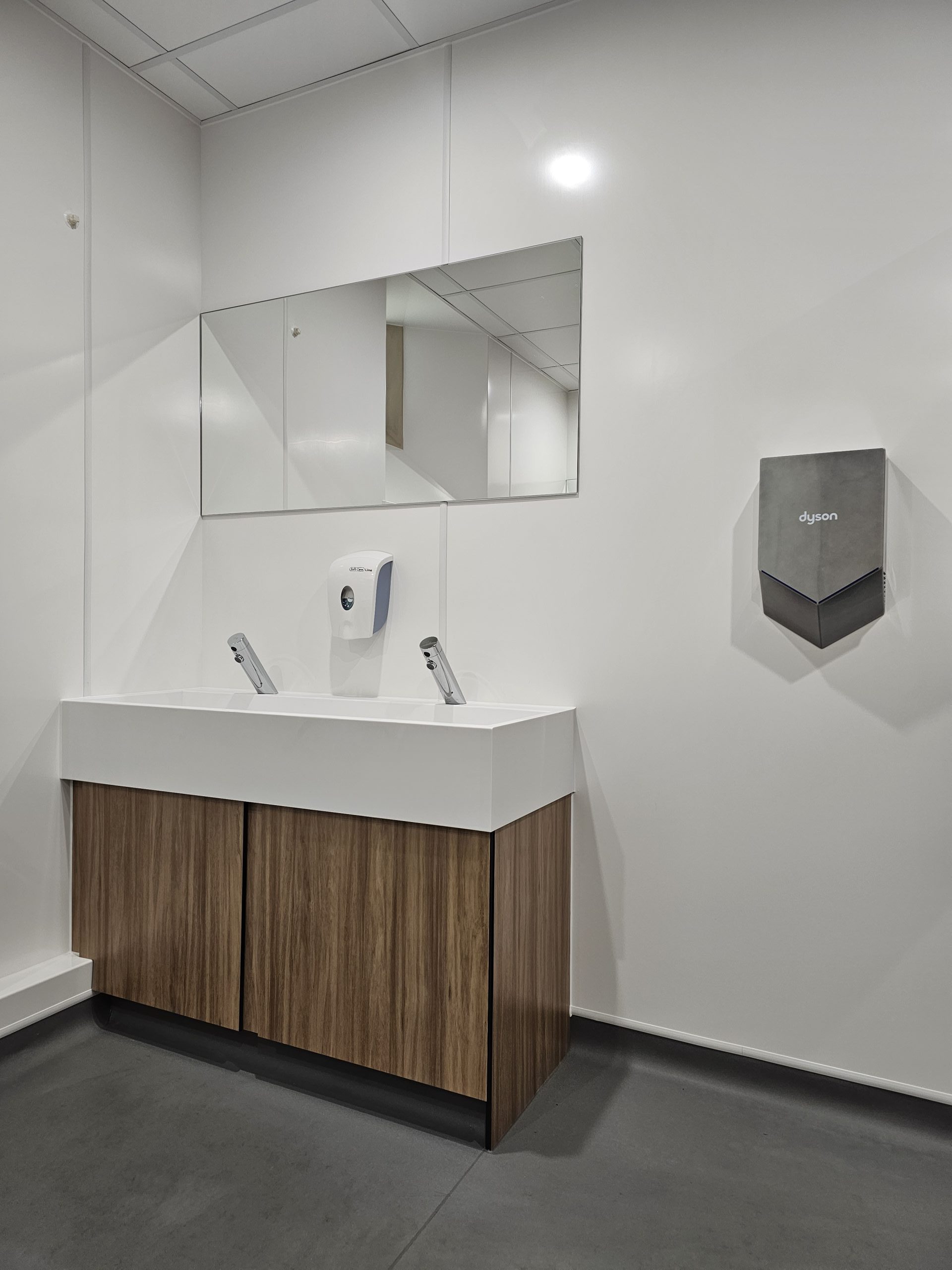 20230515_092139 vanity unit