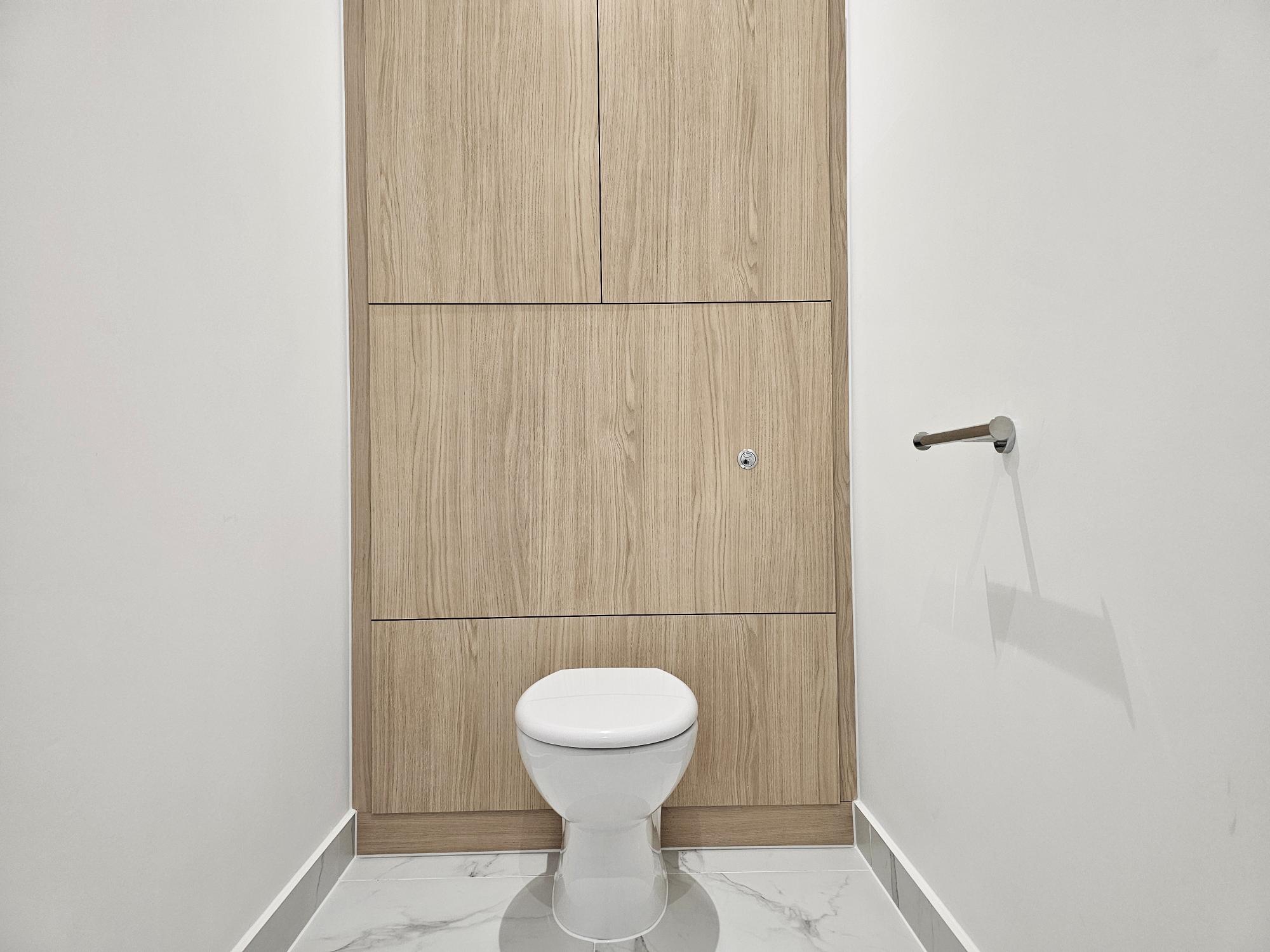 20241212_155345 staff toilet