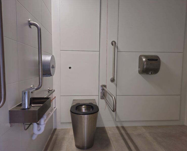 greenwich penisular toilets