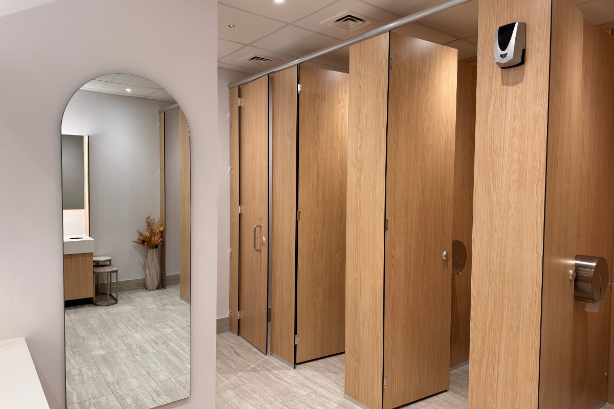 Improving washroom traffic with smart toilet design