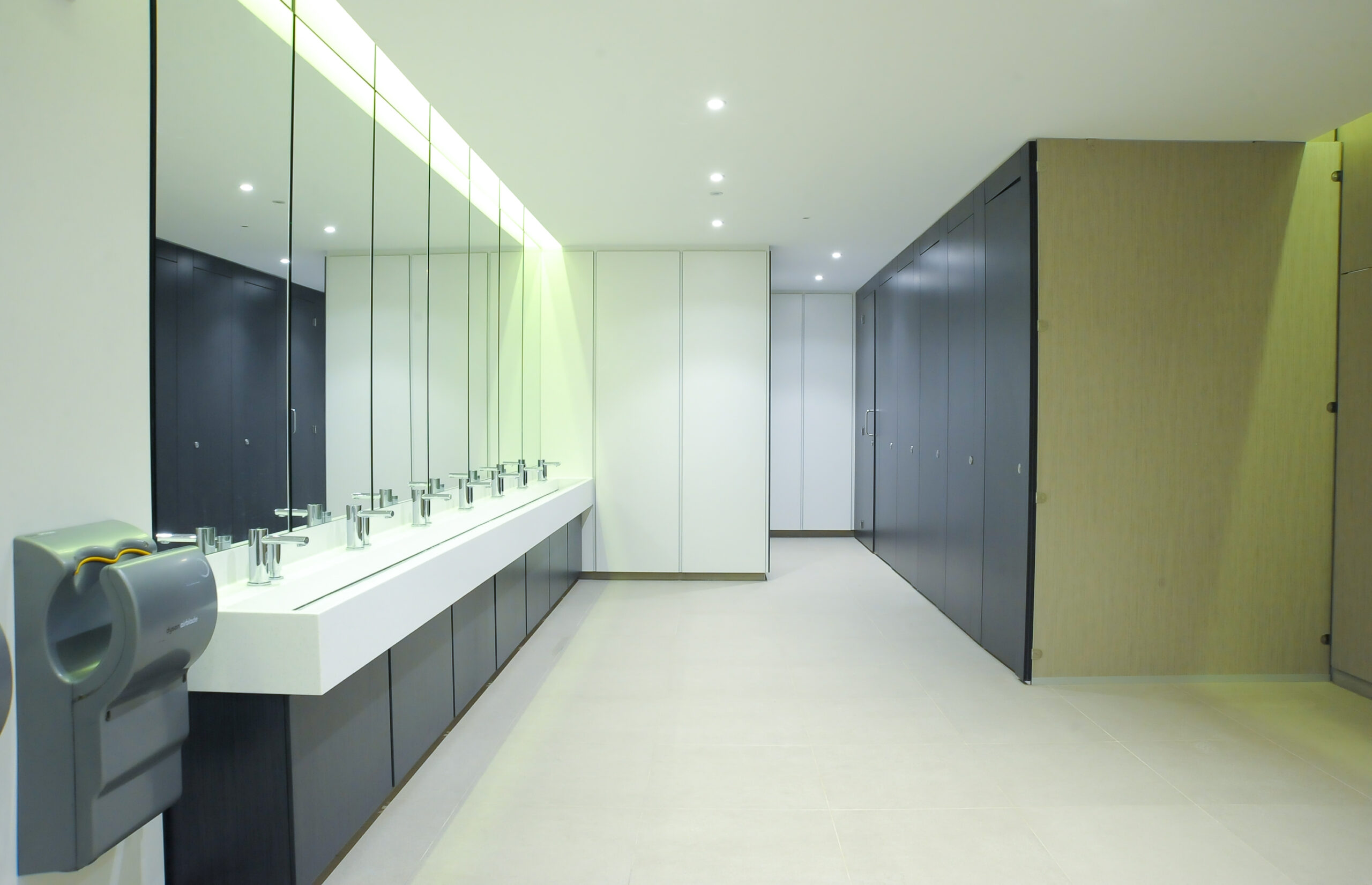 Bar and Pub Washroom Design and Installation