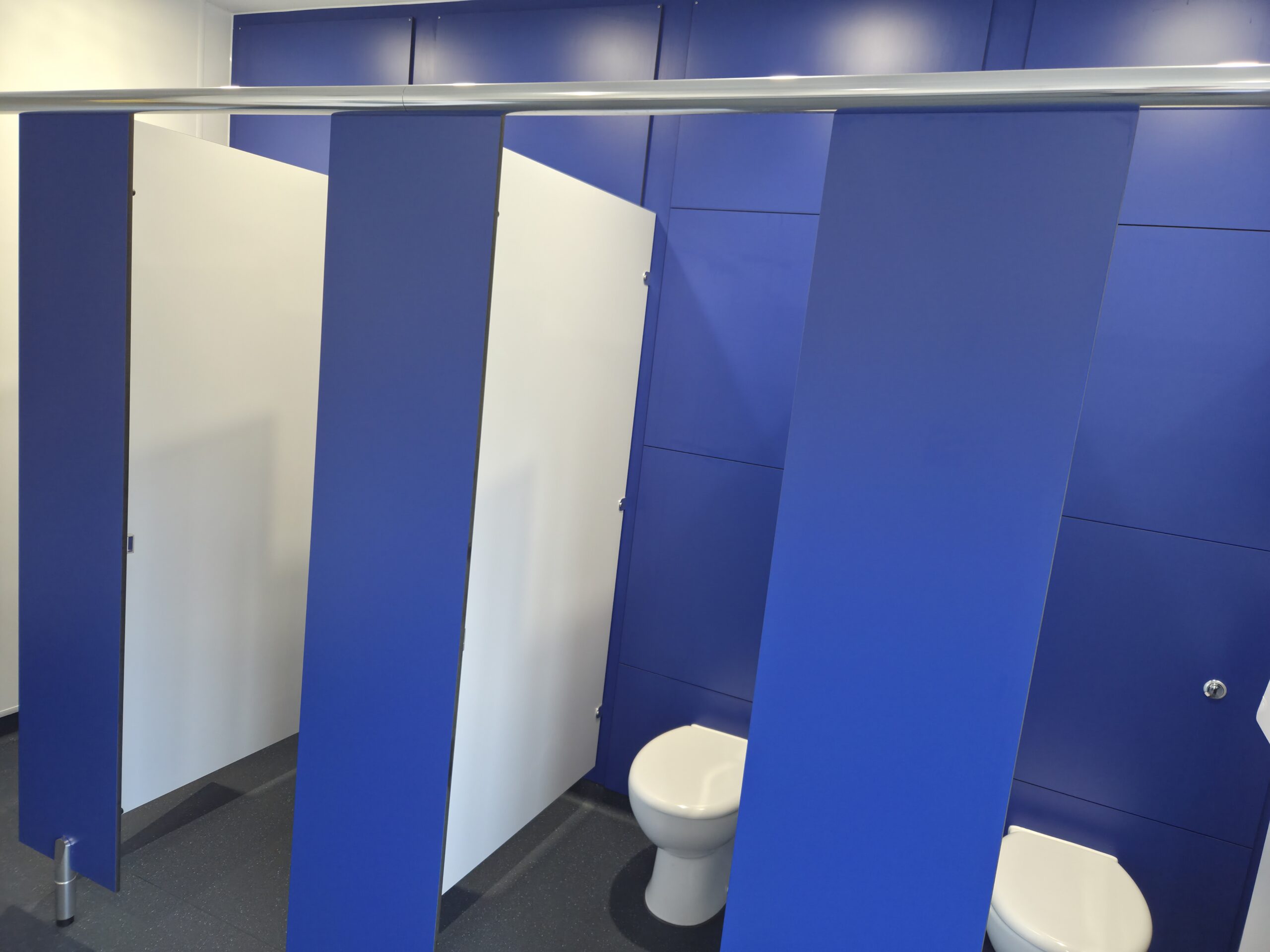 20261002_130845 toilet cubicles